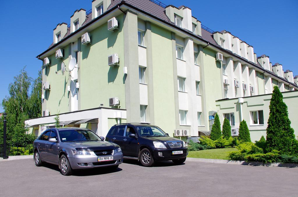 Evropeyskiy クレメンチューク エクステリア 写真